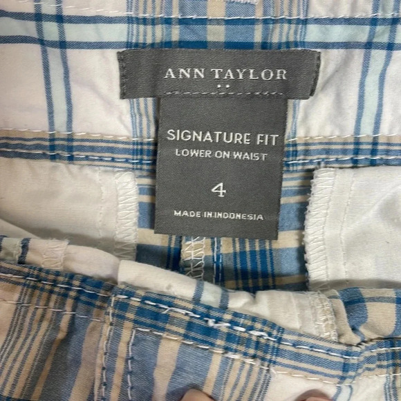 Ann Taylor Signature Fit Shorts Sz4 - Picture 2 of 3